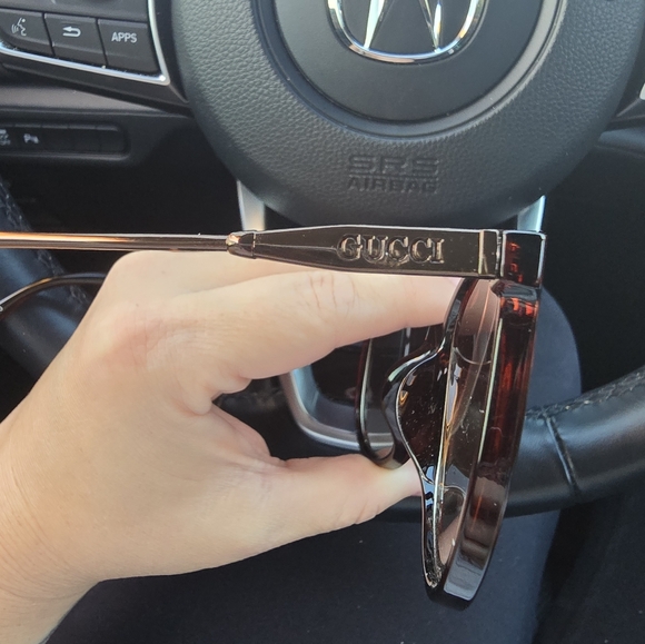 GUCCI Sunshades - Picture 3 of 7